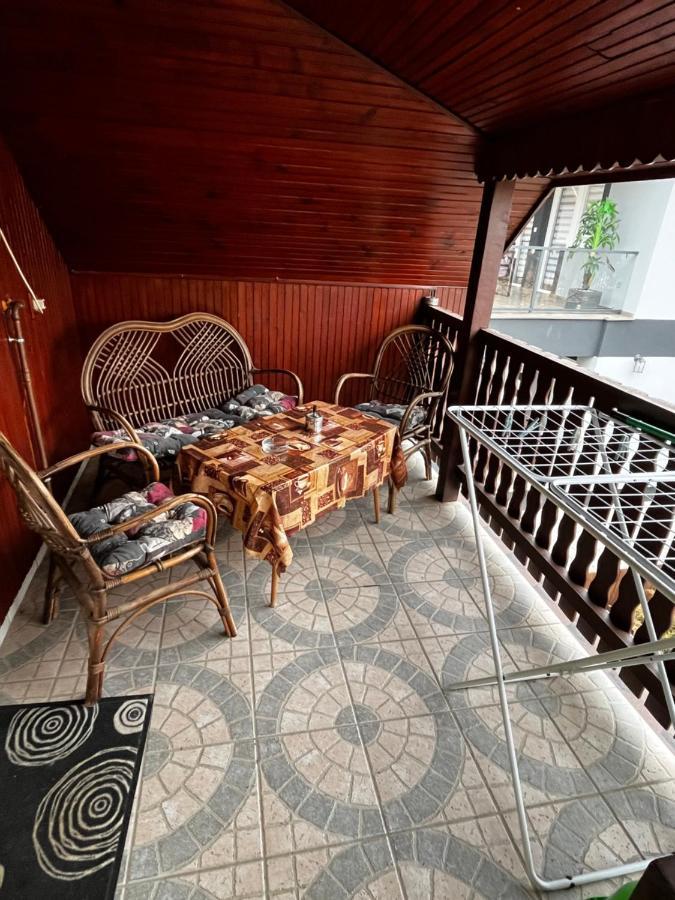 Benitta Vendeghaz Apartment ไฮจ์ดุสโซบอสโล ภายนอก รูปภาพ