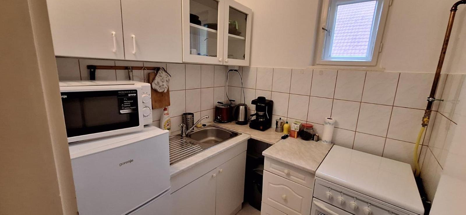Benitta Vendeghaz Apartment ไฮจ์ดุสโซบอสโล ภายนอก รูปภาพ